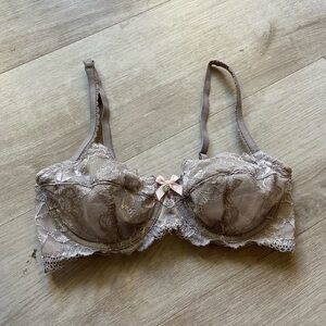 Victoria Secret Lace Lavender Bra Size 34C
